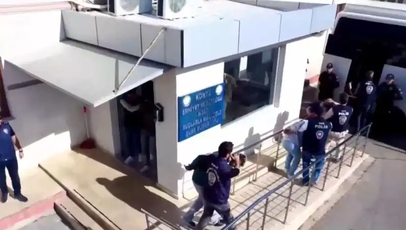 10 İlde Koordineli Dolandırıcılık Operasyonu: 13 Şüpheli Tutuklandı
