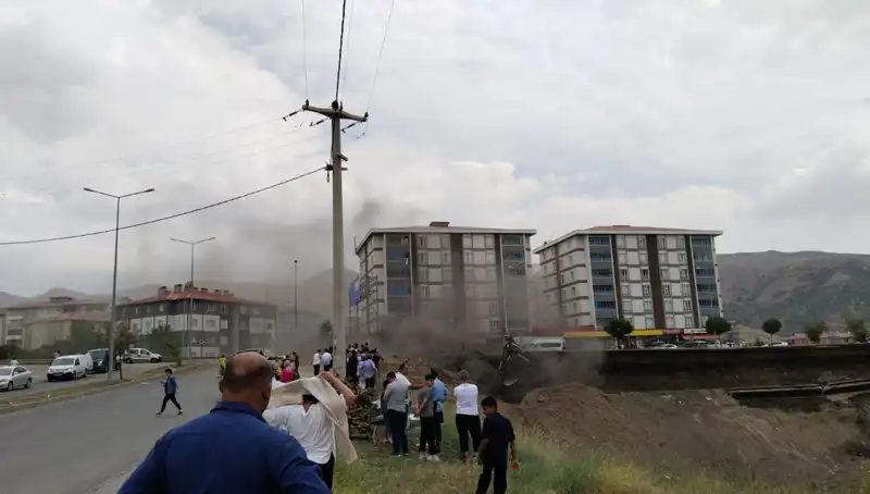 Bitlis'te Doğalgaz Hattında Büyük Patlama: Can ve Mal Kaybı Olmadı