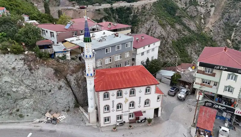 Türkiye'de Çelik Minare Talebi Rekor Seviyede: Maliyetleri Neden Yükseliyor?
