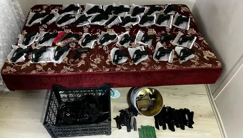 Gaziantep'te El Bombası ve 45 Silah Operasyonu: Kapsamlı Gözaltılar