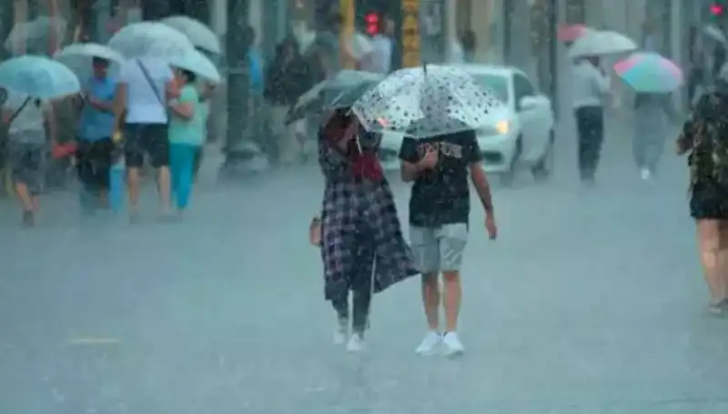 İstanbul’da Şiddetli Yağış ve Yangın Bölgelerinde Kuvvetli Rüzgar Alarmı