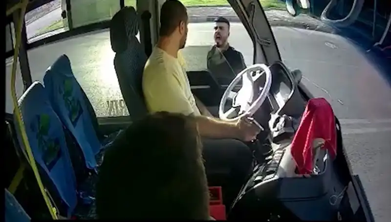 Antalya'da Kaçan Bıçaklı Saldırgan, Güvenlik Güçleri Tarafından Yakalandı