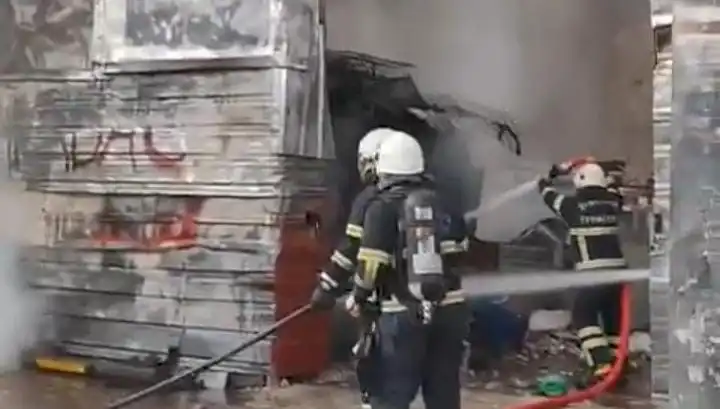 Şanlıurfa’da Hurda Deposunda Yangın: Can Kaybı Olmadı Ama Korkuttu