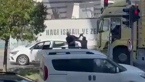 İstanbul Trafiğinde Dehşet Anları: Çekiçli Vahşet Kurbanları