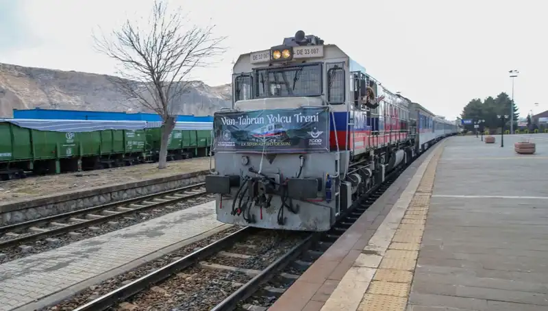Van-Tahran Tren Seferleri: Yeni Ulaşım Seçeneği ile İki Şehir Arasında Bağlantı Kuruldu