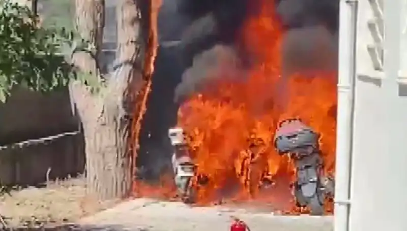 Park Halindeki 6 Motosiklet Tamamen Yandı: Nedenleri ve Etkileri