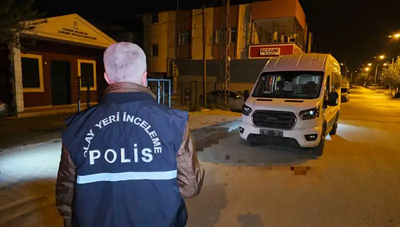 Kebapçıda Kan Döken Olay! Arkadaşını Bıçakla Yaraladı