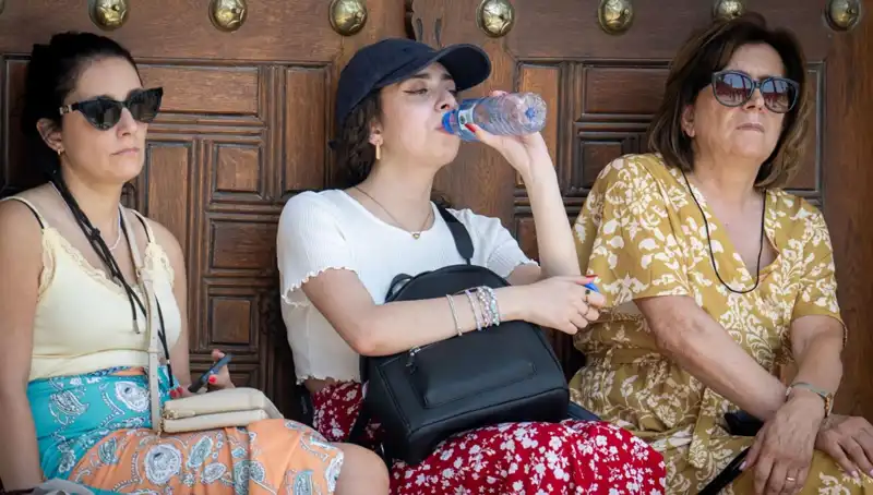 Türkiye’nin 23 İlinde Sıcaklık Rekorları Kırıldı: 40 Derecenin Üstü!