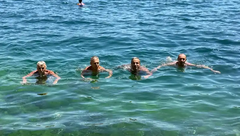 Sıcak Havalar Geliyor: Termometre 36 Dereceyi Gösteriyor, Plajlar Dolup Taşıyor