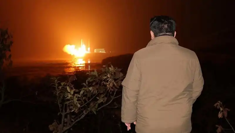 Kuzey Kore’nin Silah Programı: Faturayı Kim Ödüyor?