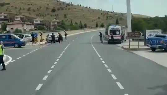 Elazığ'da Korkutan Kaza: İki Otomobil Çarpıştı, Yaralılar Hastaneye Sevk Edildi!