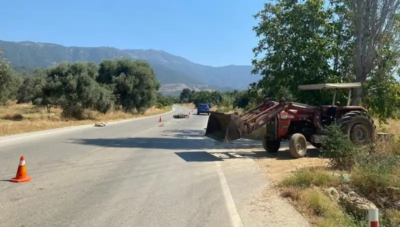 İzmir’de Korkunç Motosiklet Kazası: Genç Sürücü Hayati Tehlike ile Karşı Karşıya