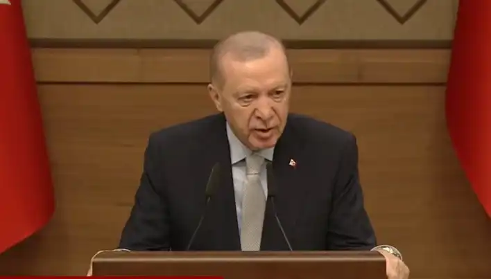 Cumhurbaşkanı Erdoğan'dan Sert Uyarı: 'Milleti Provoke Eden Gazeteci Olmaz!'