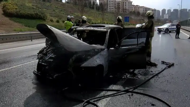 Alev Alev Yanan Otomobilin Sahibi Yaşanan Olayı Anlattı