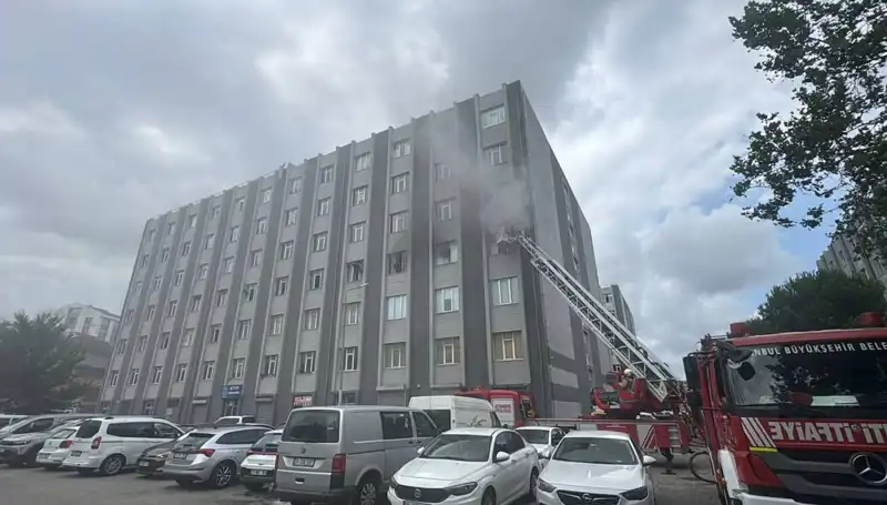 Çorap İmalathanesinde Korkutan Yangın Kısa Sürede Kontrol Altına Alındı
