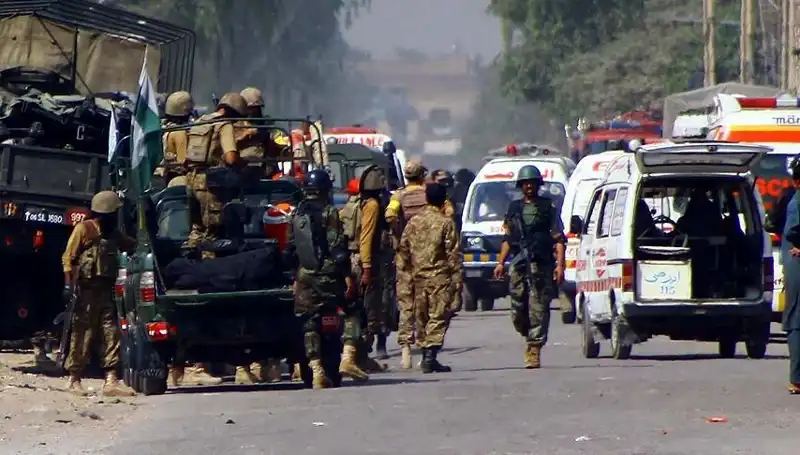 Pakistan’da Bombalı Saldırı: Güvenlik Güçlerine Yönelik Saldırıda 5 Şehit