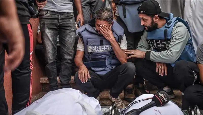 Gazze'deki Gazeteciler: Soykırım Eylemlerini Belgeleyerek Haykırıyorlar