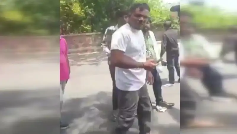 Uçakta Şok Anlar: "Biri Beni Yakaladı" Diyen Yolcu Olayı Anlattı