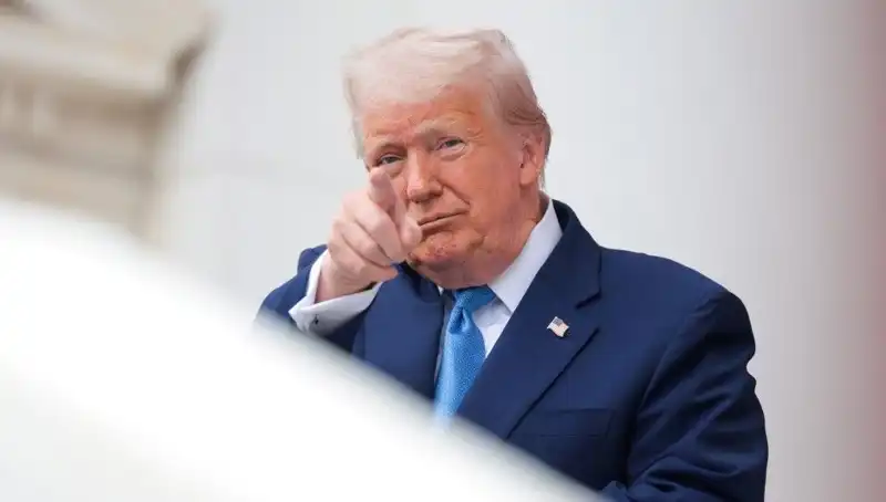 Adalet Bakanlığı, Trump'ın Epstein Belgeleriyle Bağlantısını Ortaya Çıkardı!