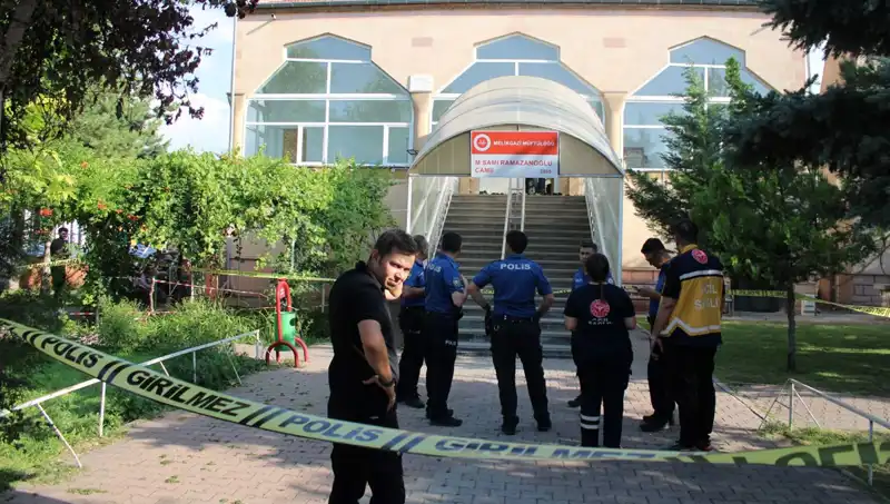 İman ve İntikam: Namaz Kılan Husumetliye Uçak İnfazı