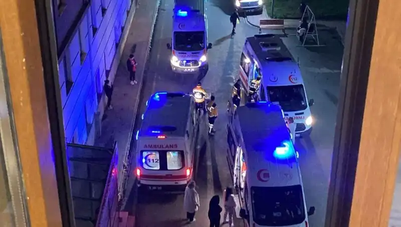 Yemekte Zehirlenme Skandalı: 53 Öğrenci Hastanelik Oldu!