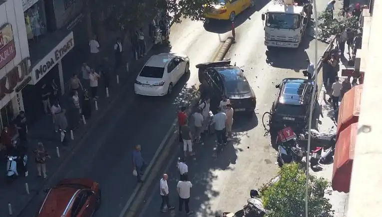 İranlı Sürücünün Yıldırım Hızındaki Kazası Şehirde Panik Yarattı