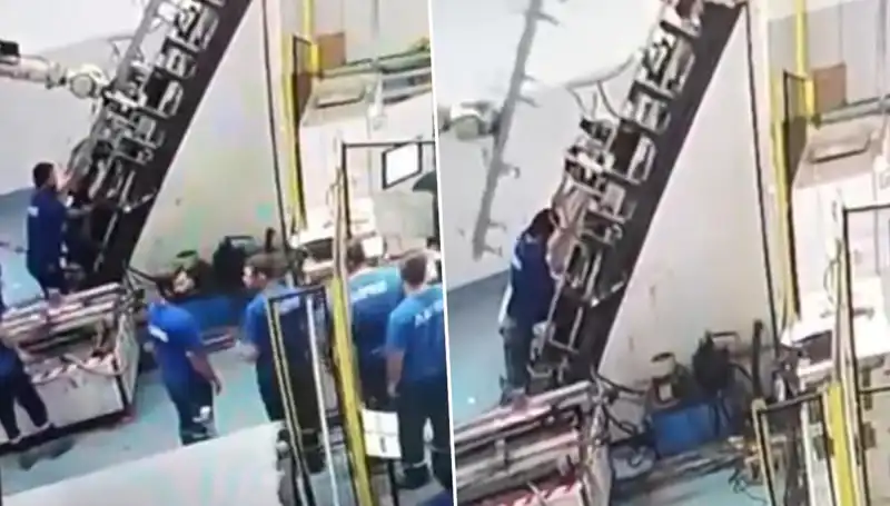 Fabrikada Feci Kaza: Makine Çalışanın Sırtında Saplandı