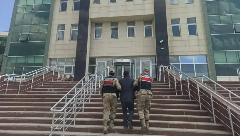 Hapis Cezaevi Kaçakları İçin Korkunç Son: Saklandıkları Yerlerde Ele Geçirildi