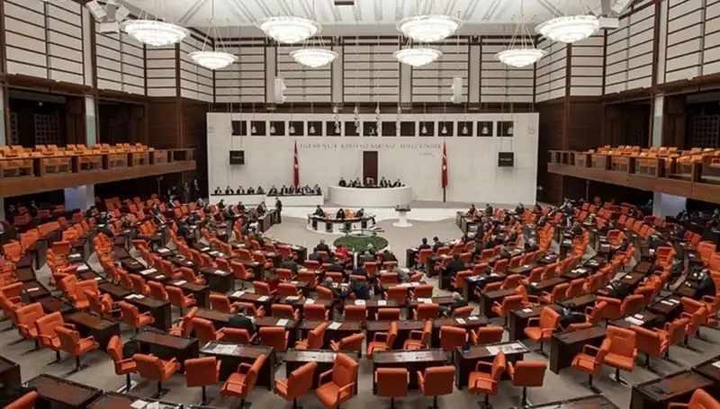 Meclis'te Gıda Zehirlenmesi İddialarına Yanıt: Hasan Turan Açıklıyor