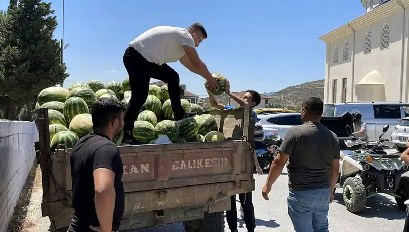 Karpuzda Rekor: Bir İsim, 10 Ton Ücretsiz Dağıtım Yaptı!