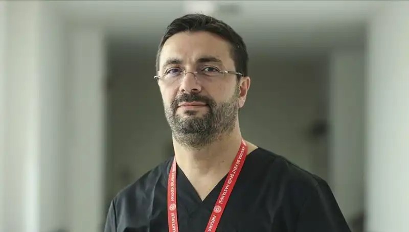 Prof. Dr. Serkan Topaloğlu: Bilimin Sırlarını Çözmeye Çalışan Bir Dahi