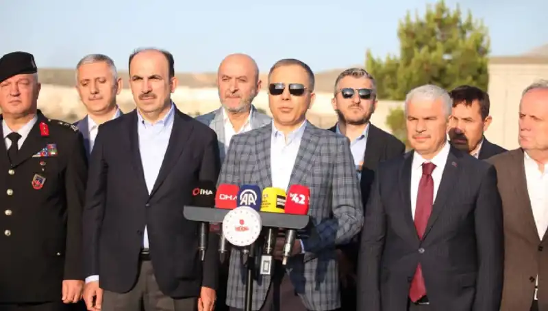 Bayram Sabahı Yolculuk Yapacaklar Dikkat! Bakan Yerlikaya'dan Kritik Uyarı