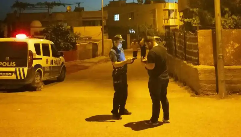 Husumetlilerinin Evine Ateş Açan Şüpheli Kaçtı: Olayın Ardındaki Gerçekler Neler?