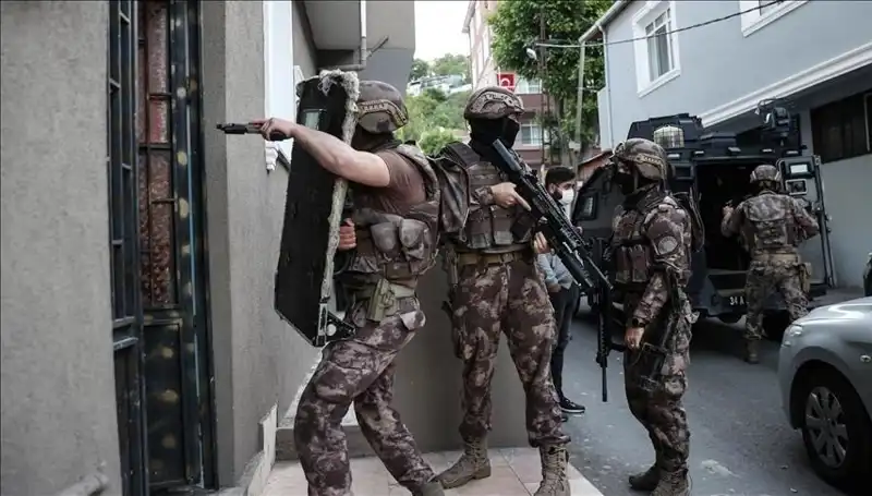 İstanbul'da DAEŞ'e Yönelik Operasyonda 20 Kişi Gözaltına Alındı