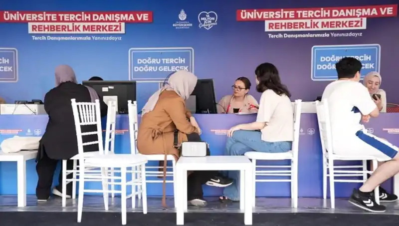 İstanbul’da Geleceğinizi Şekillendirecek İBB Tercih Danışma ve Rehberlik Merkezleri Açıldı